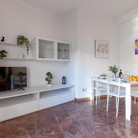 Pisa Quiet And Bright Flats With Balcony Appartement Buitenkant foto