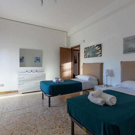 Pisa Quiet And Bright Flats With Balcony Appartement Buitenkant foto