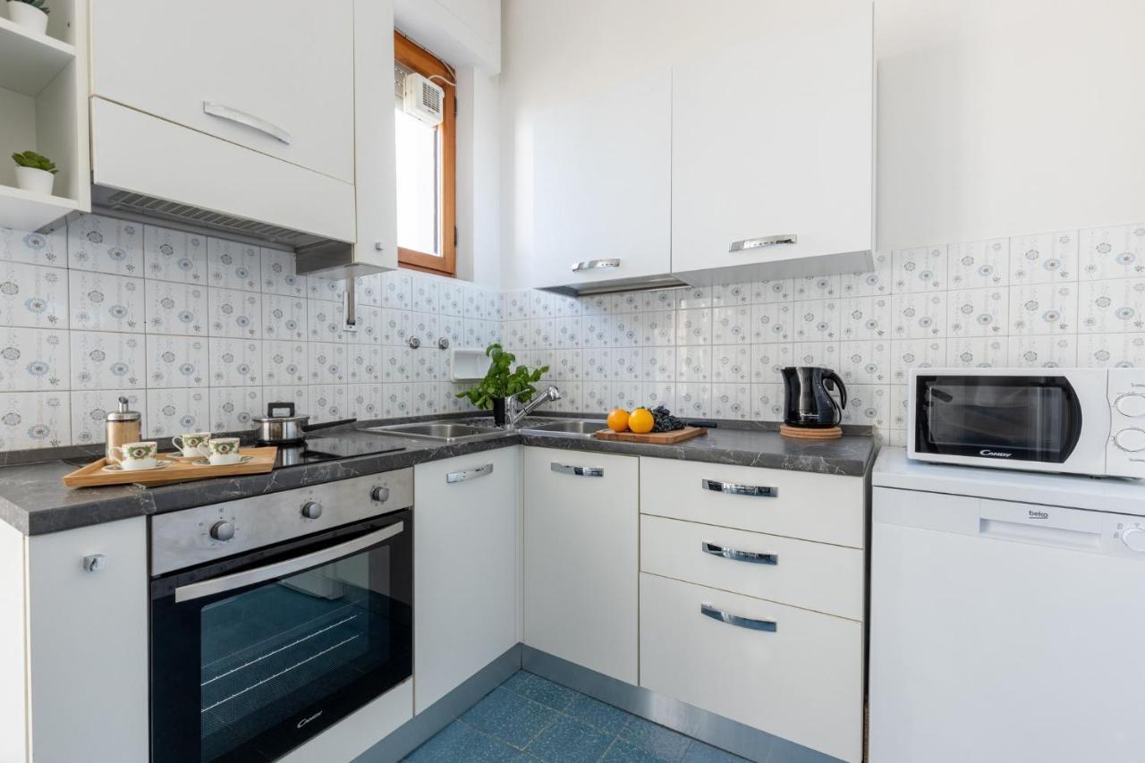 Pisa Quiet And Bright Flats With Balcony Appartement Buitenkant foto
